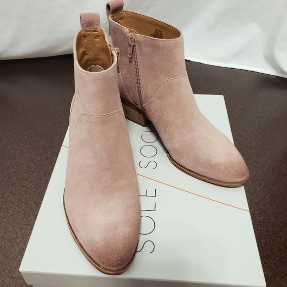 Sole Society Shoes - Sole Society Vixen Suede Booties Sz 6M